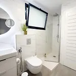 Acogedora Vivienda Con Parking En La Playa De Canteras