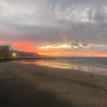 Semesterbostad Acogedora Vivienda Con Parking En La Playa De Canteras